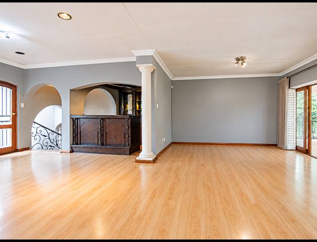 5 BEDROOM FREEHOLD FOR SALE IN FAERIE GLEN